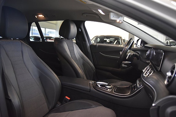 Mercedes-Benz E220 10 of 17