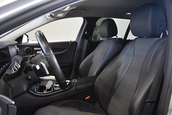 Mercedes-Benz E220 7 of 17