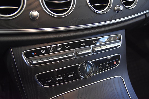 Mercedes-Benz E220 14 of 17