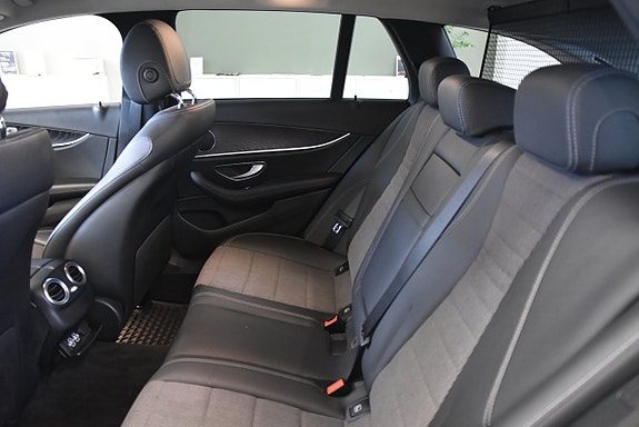 Mercedes-Benz E220 16 of 17