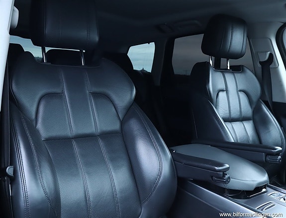 Land Rover Range Rover Sport 6 of 16