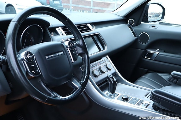 Land Rover Range Rover Sport 9 of 16