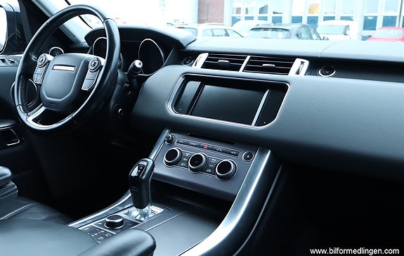 Land Rover Range Rover Sport 8 of 16
