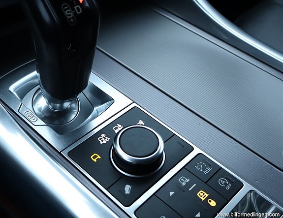 Land Rover Range Rover Sport 12 of 16