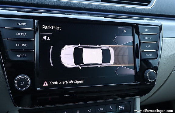 Skoda Superb 13 of 27
