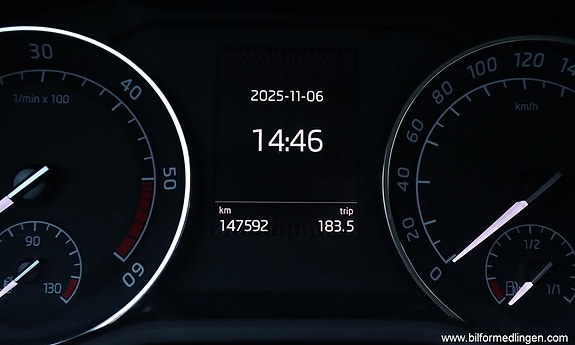 Skoda Superb 12 of 27