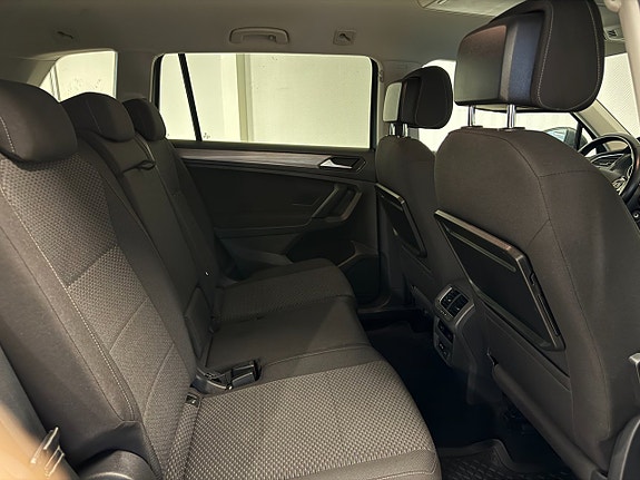 Volkswagen Tiguan Allspace 8 of 14