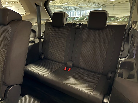Volkswagen Tiguan Allspace 9 of 14