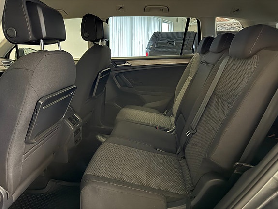 Volkswagen Tiguan Allspace 7 of 14