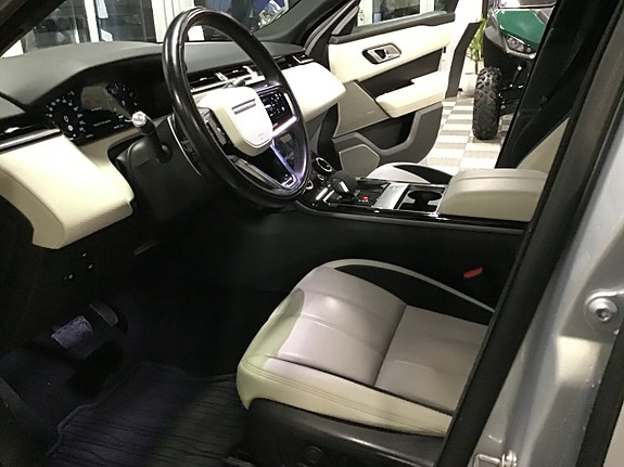 Land Rover Range Rover Velar 6 of 11