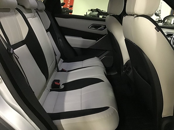 Land Rover Range Rover Velar 7 of 11