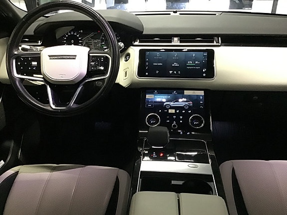 Land Rover Range Rover Velar 9 of 11