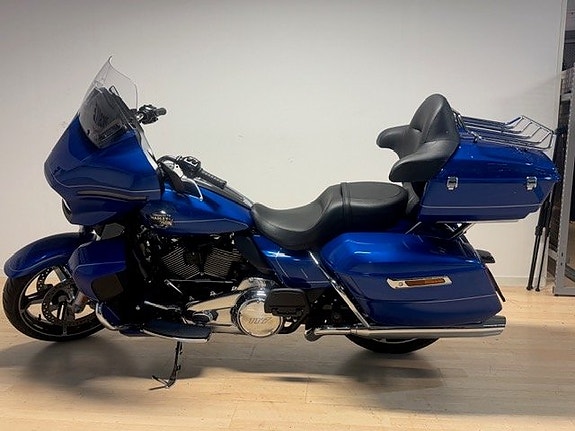 Harley-Davidson Street Glide Ultra  Endast 409 mil ! 2 of 5
