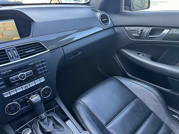 Mercedes-Benz C63 20 of 27
