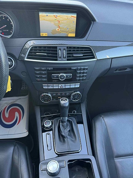 Mercedes-Benz C63 19 of 27
