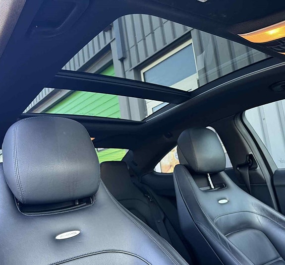 Mercedes-Benz C63 16 of 27