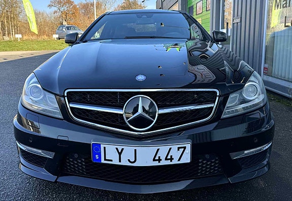 Mercedes-Benz C63 11 of 27
