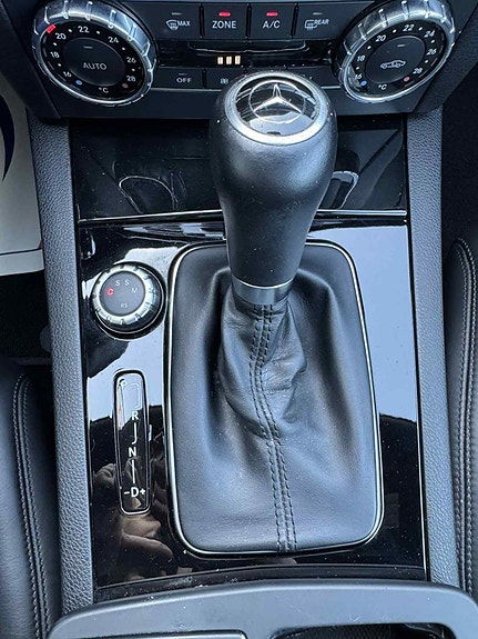 Mercedes-Benz C63 14 of 27