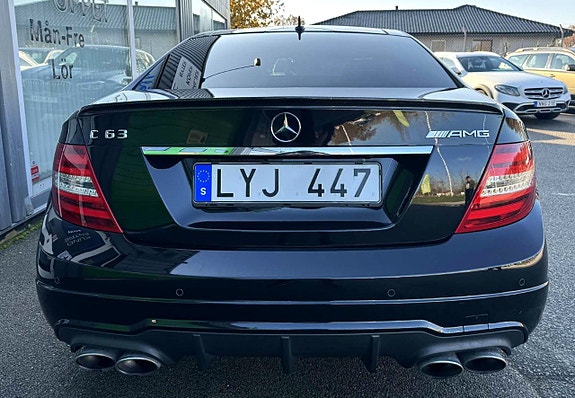 Mercedes-Benz C63 10 of 27