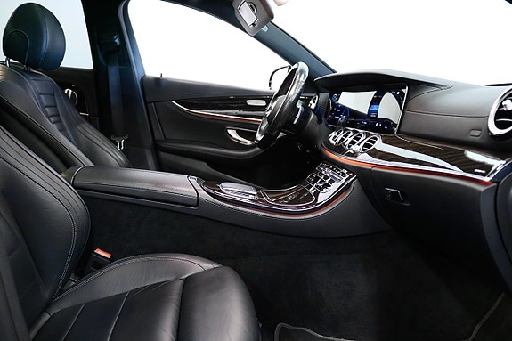 Mercedes-Benz E300 8 of 29