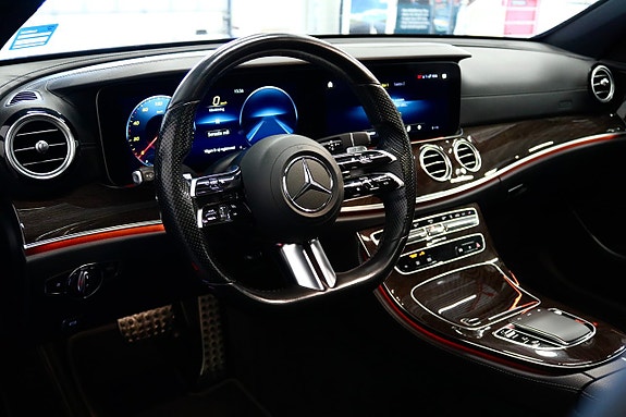 Mercedes-Benz E300 12 of 29