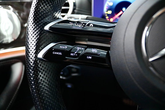 Mercedes-Benz E300 26 of 29