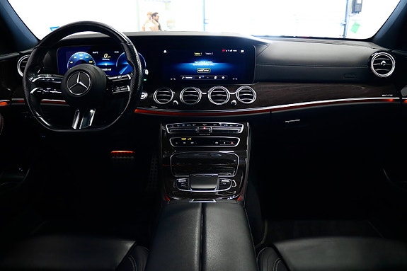 Mercedes-Benz E300 10 of 29