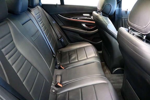 Mercedes-Benz E300 9 of 29