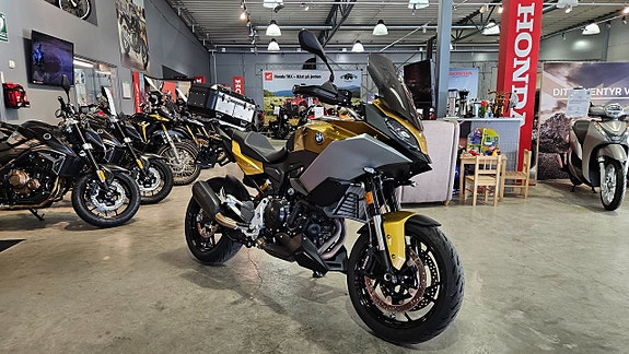 BMW F900XR