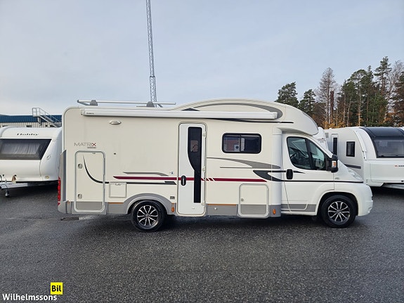 Adria Matrix M 650 SK Våningssäng Endast 5700 mil Mycket välutrustad 3 of 21