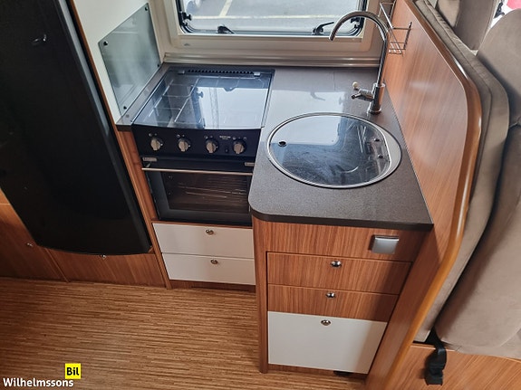 Adria Matrix M 650 SK Våningssäng Endast 5700 mil Mycket välutrustad 12 of 21