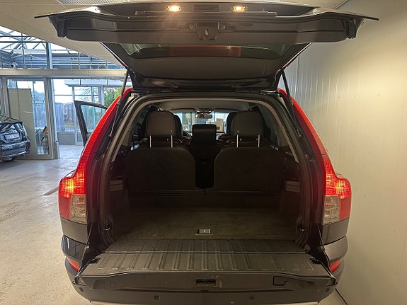 Volvo XC90 15 of 16