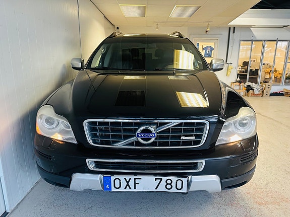 Volvo XC90 10 of 16