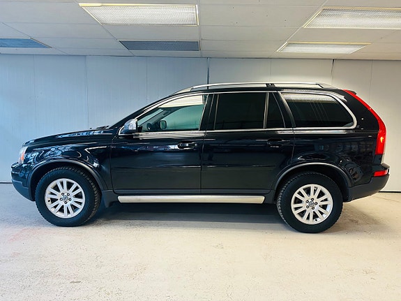 Volvo XC90 2 of 5