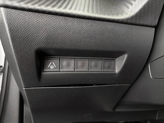 Peugeot 2008 16 of 23
