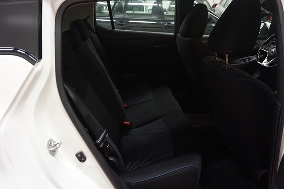 Nissan Leaf 7 of 11