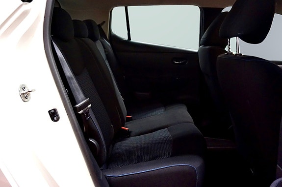 Nissan Leaf 6 of 11