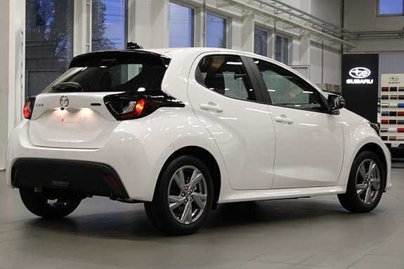 Mazda 2 3 of 16