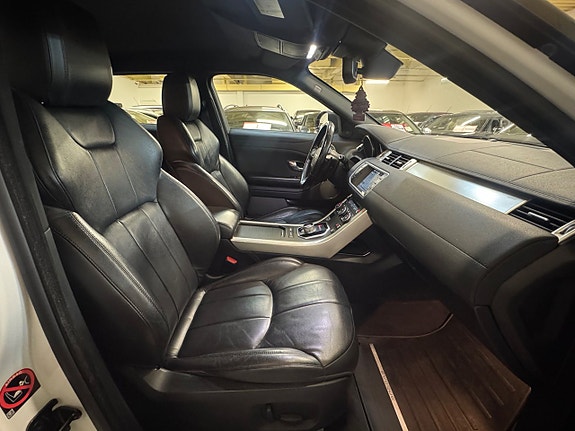 Land Rover Range Rover Evoque 12 of 23