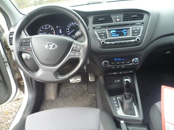 Hyundai i20 4 of 4