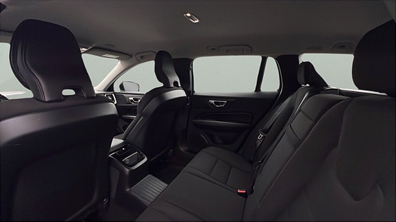 Volvo V60 13 of 28