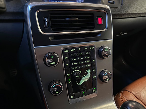 Volvo V60 12 of 14