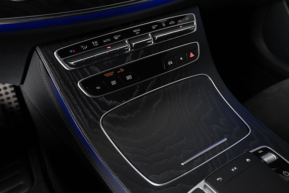Mercedes-Benz E220 13 of 16