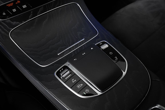 Mercedes-Benz E220 14 of 16