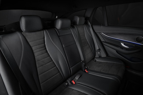 Mercedes-Benz E220 9 of 16