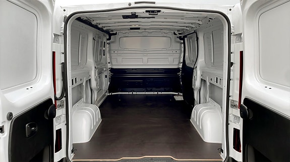 Renault Trafic 12 of 13