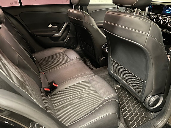 Mercedes-Benz A200 11 of 16