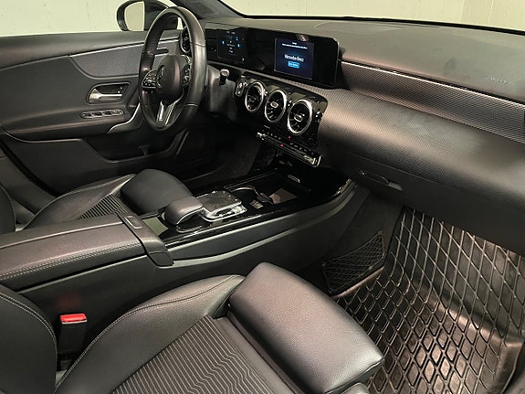 Mercedes-Benz A200 10 of 16
