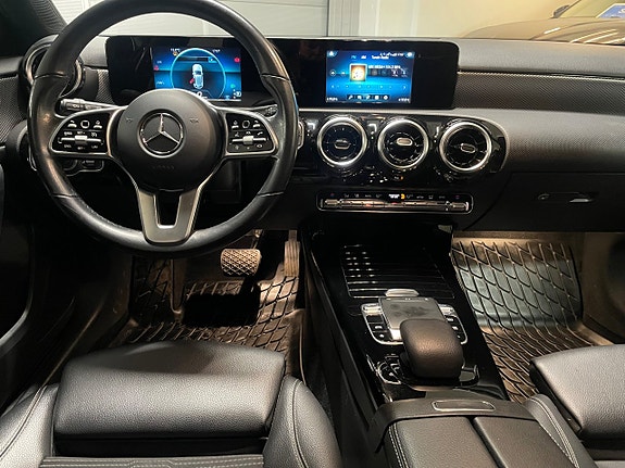 Mercedes-Benz A200 12 of 16