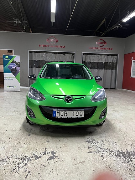 Mazda 2 5 of 8